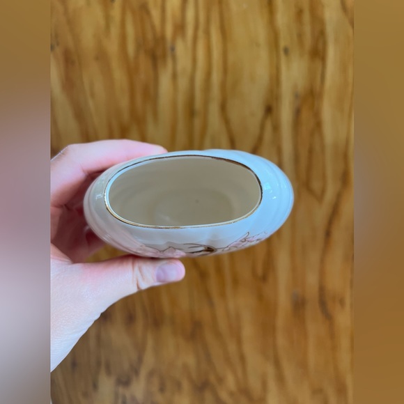 Floral Japanese Vase - Picture 2 of 3